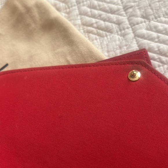 Patent leather LV pouchette - Picture 10 of 11